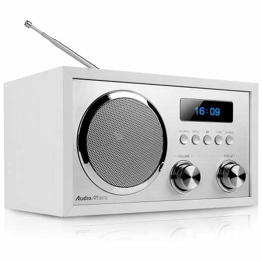 AudioAffairs Digitalradio DAB+ UKW Retro Radio Bluetooth Radiowecker wei&szlig; - sehr gut