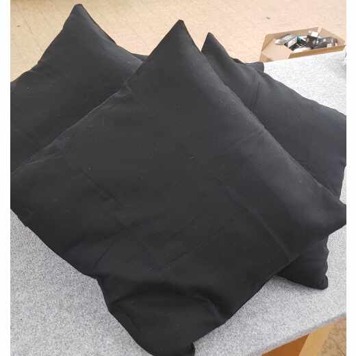 Dekokissen schwarz 40 x 40 cm mit F&uuml;llkissen